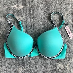 Victoria’s Secret Padded Bra 32D